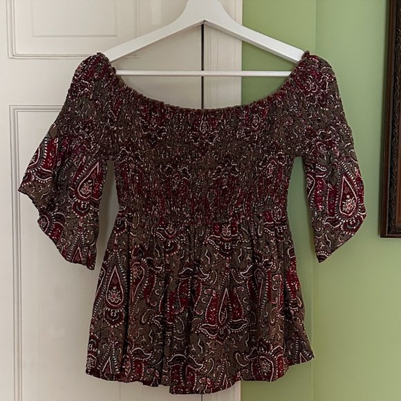 Hollister Smocked Floral Off The Shoulder Top in Green Floral - Picture 2 of 2